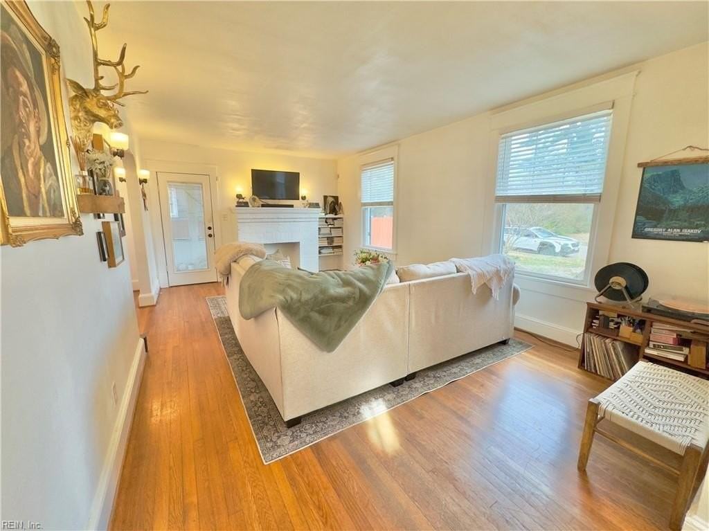 16 Dahlgren Ave - Photo 3 of 28