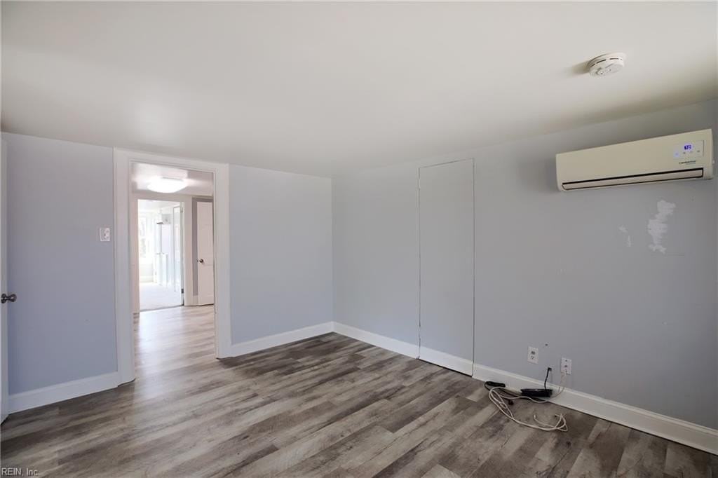 804 City Park Ave #B - Photo 5 of 18