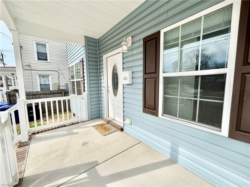 1234 Summit Ave - Photo 3 of 20