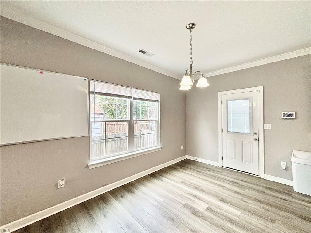 1234 Summit Ave - Photo 6 of 20