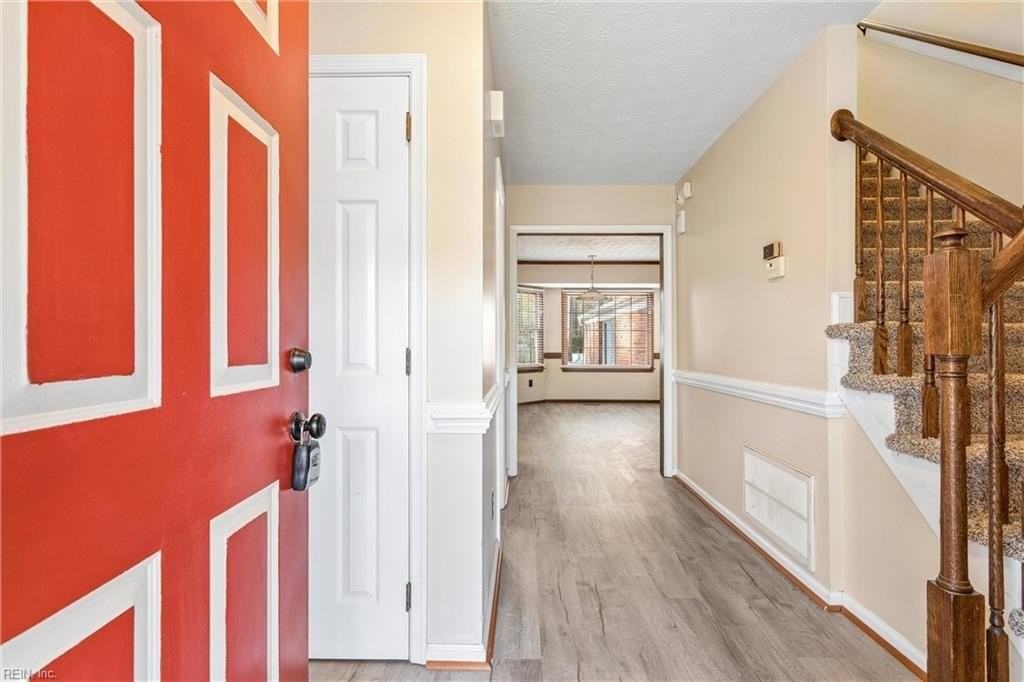 13 Estate Dr - Photo 2 of 25