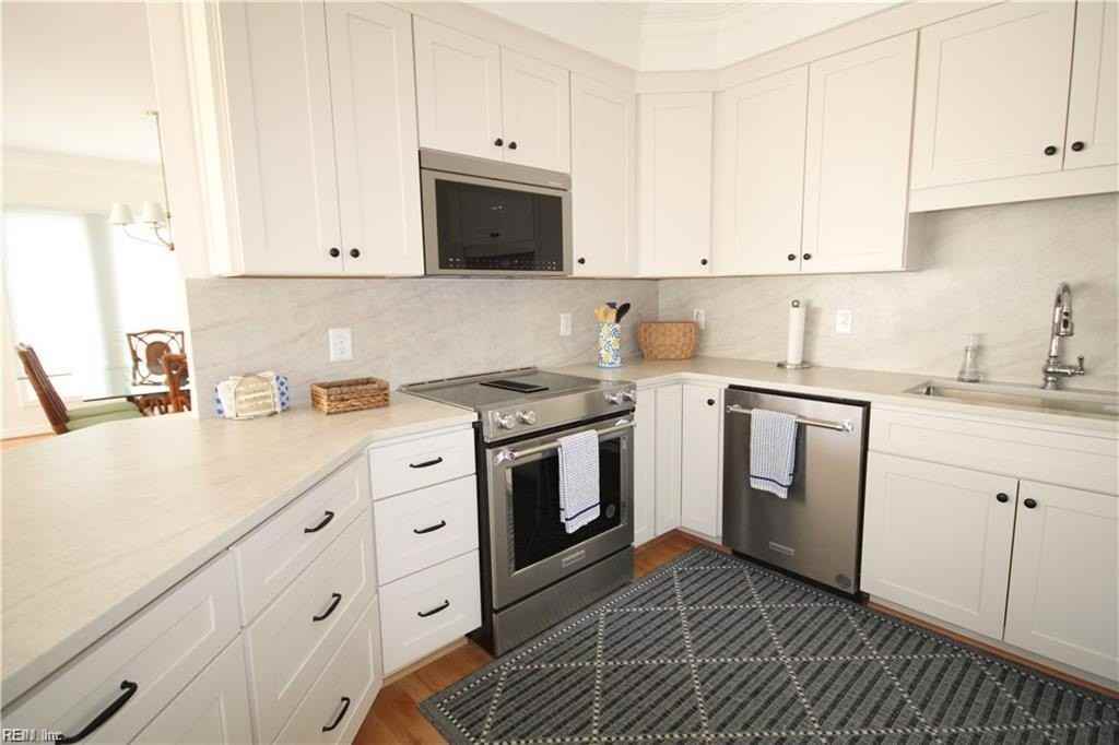109 71st St #A - Photo 3 of 26