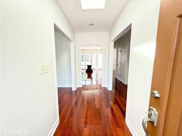 5639 Natick Ave - Photo 4 of 8