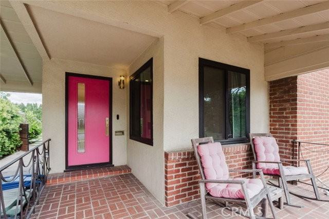 831 E Walnut Ave - Photo 3 of 8