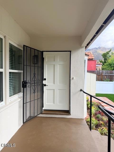 1835 N Oxford Ave - Photo 3 of 8