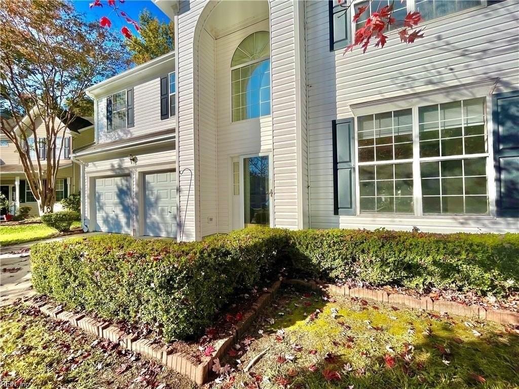 2596 Penshurst Way - Photo 4 of 41