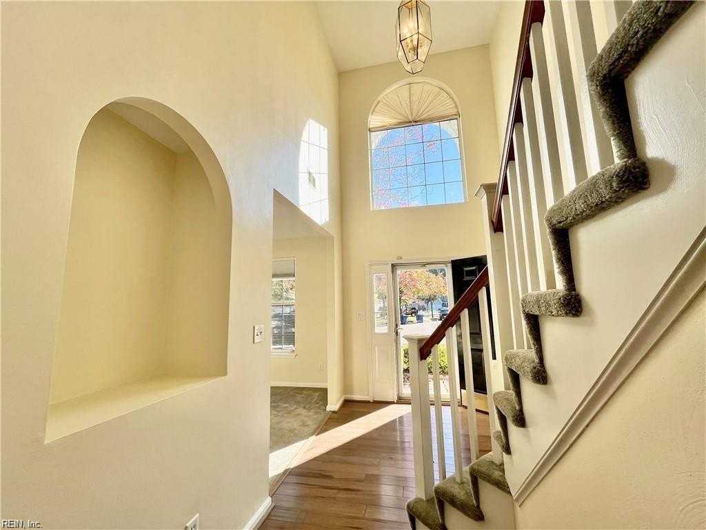2596 Penshurst Way - Photo 7 of 41