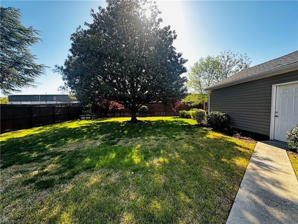 1323 W Norcova Dr - Photo 4 of 26