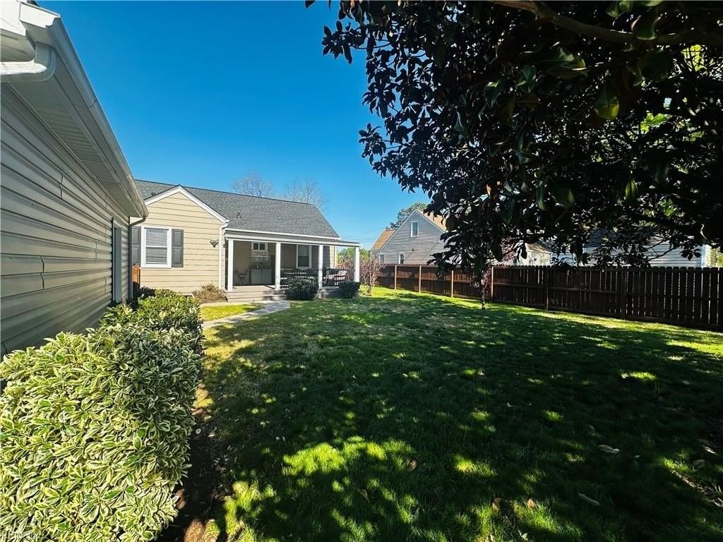 1323 W Norcova Dr - Photo 5 of 26