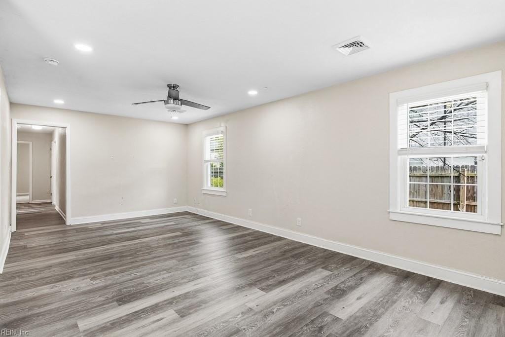 408 E Little Creek Rd - Photo 5 of 32