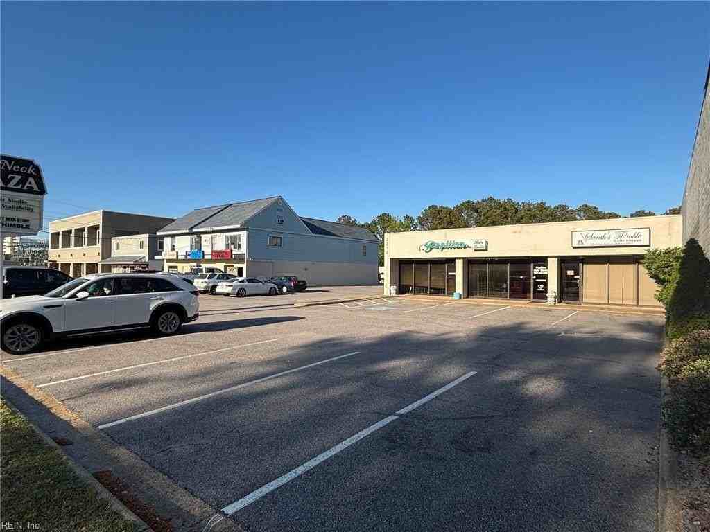 2232 W Great Neck Rd #A - Photo 2 of 8