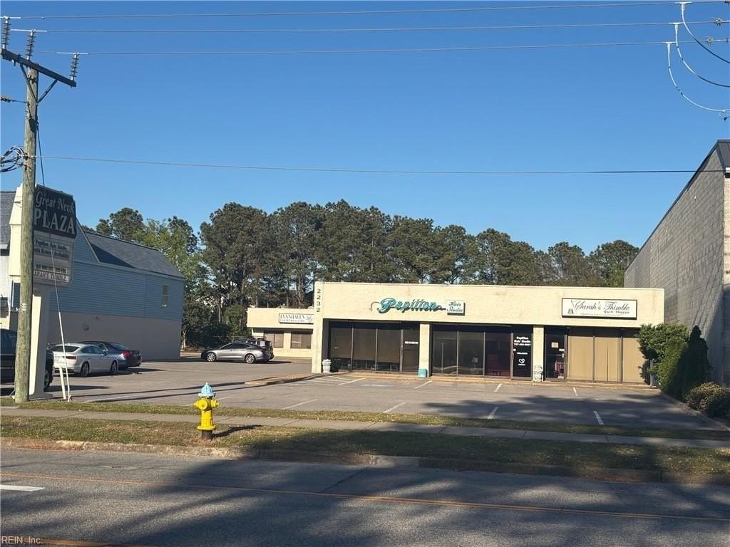 2232 W Great Neck Rd #A - Photo 3 of 8