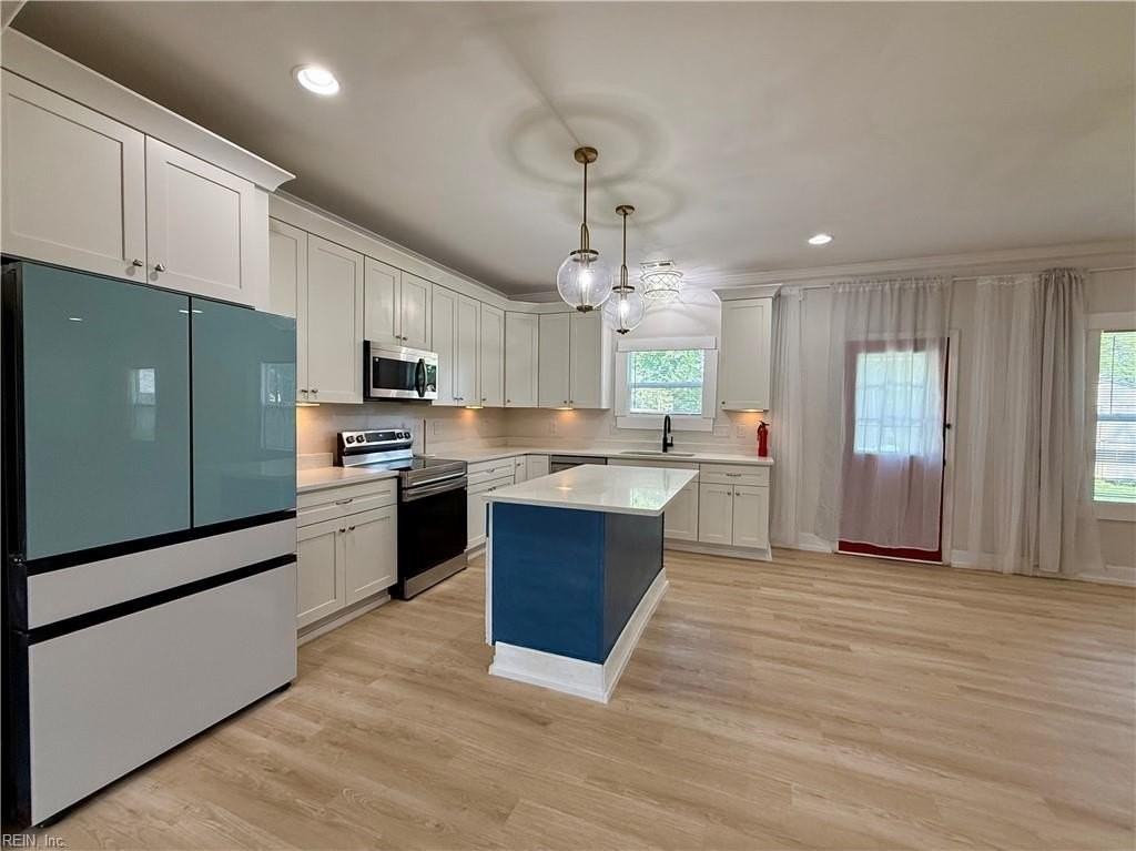 8028 Glade Rd - Photo 5 of 19