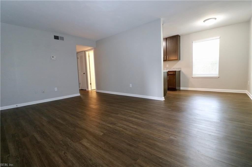 399 Terrace Ave #101 - Photo 4 of 20