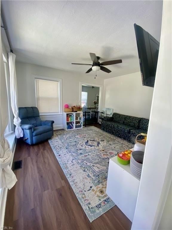 121 Winshire St - Photo 3 of 22
