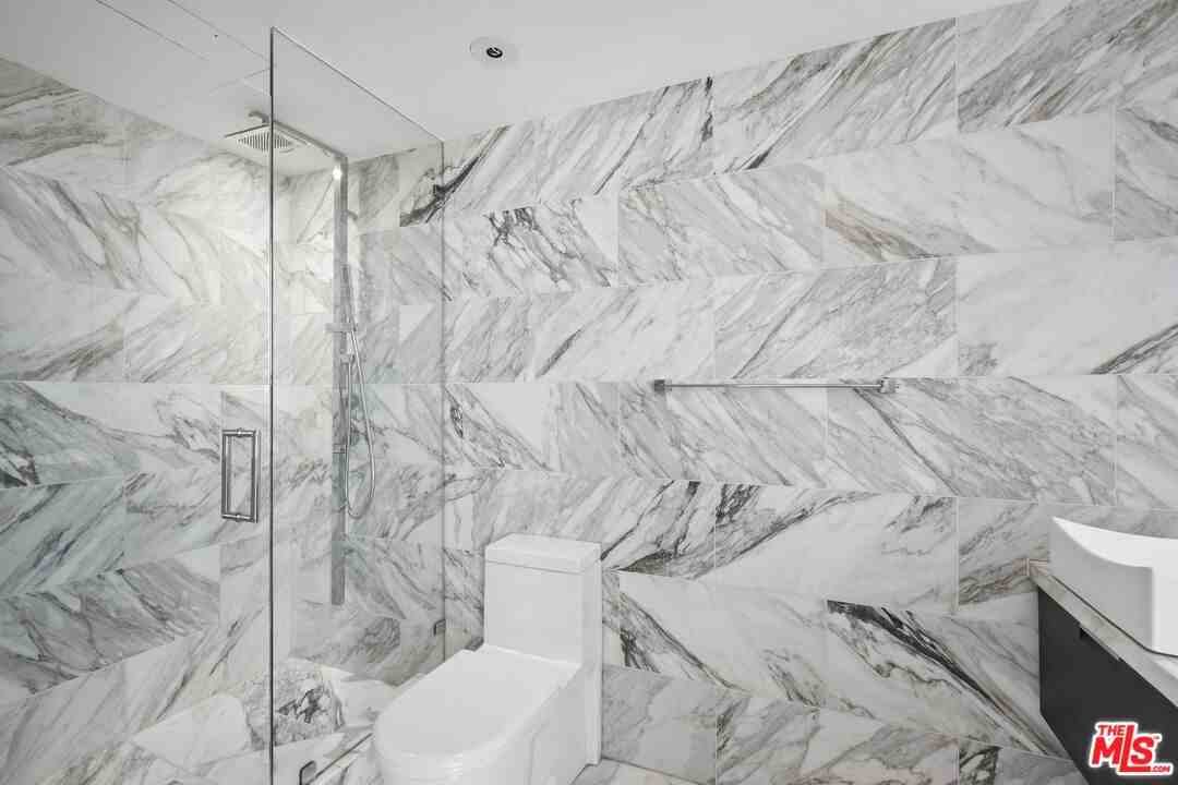 1100 Alta Loma Rd #1505 - Photo 2 of 8