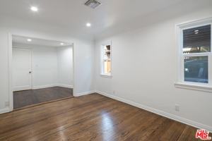 featured image of 437 Norwich Dr
