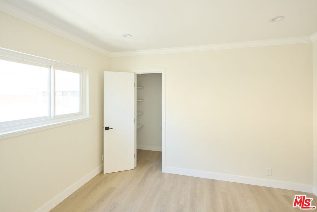 1223 23rd St #B - Photo 2 of 8