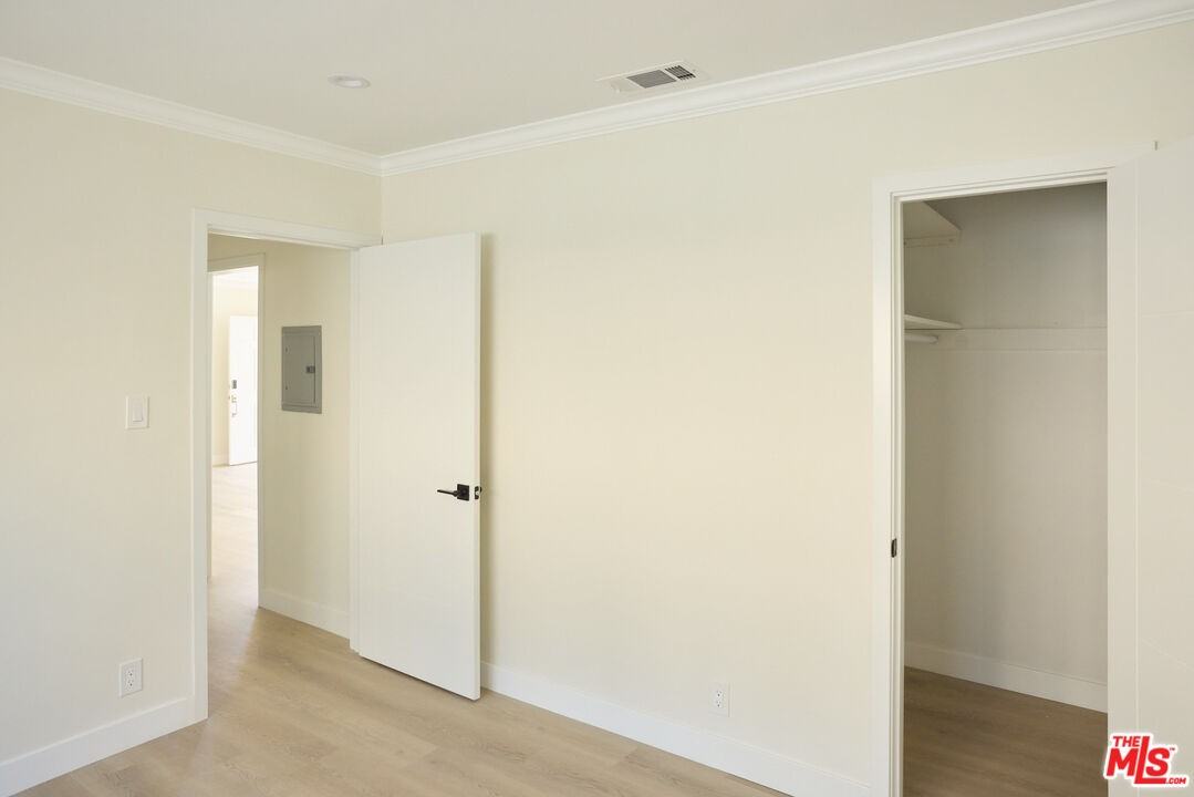 1223 23rd St #B - Photo 6 of 8