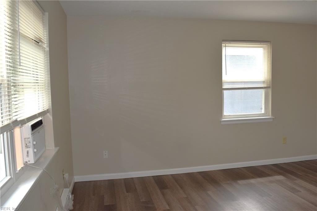 925 Little Bay Ave #A3 - Photo 6 of 38