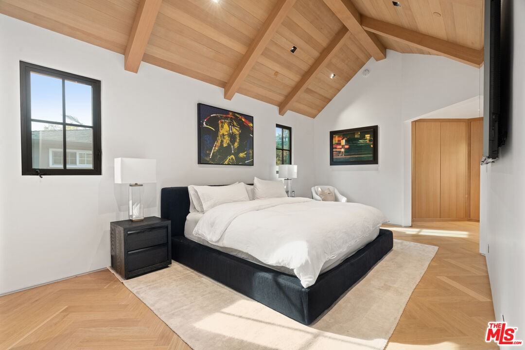 719 San Lorenzo St - Photo 6 of 8
