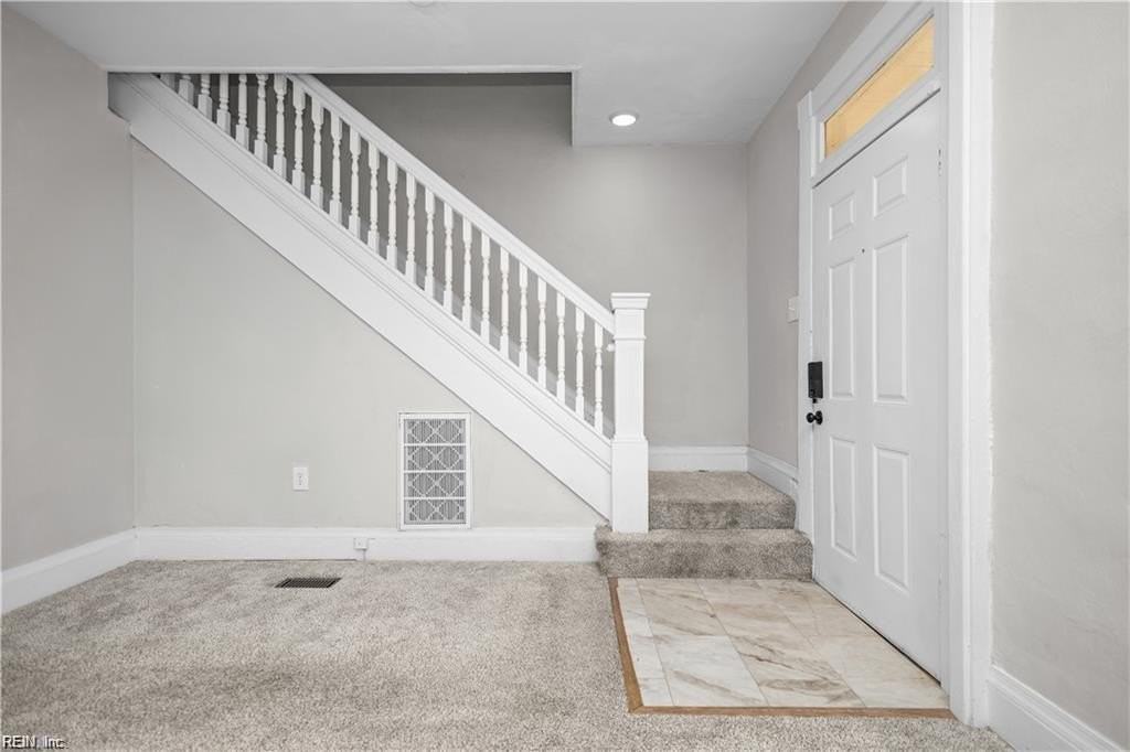 868 W 36th St - Photo 5 of 33