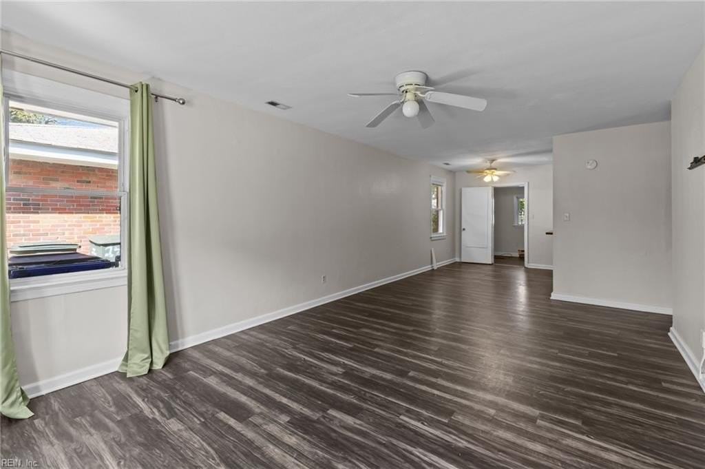 1720 48th St - Photo 4 of 49
