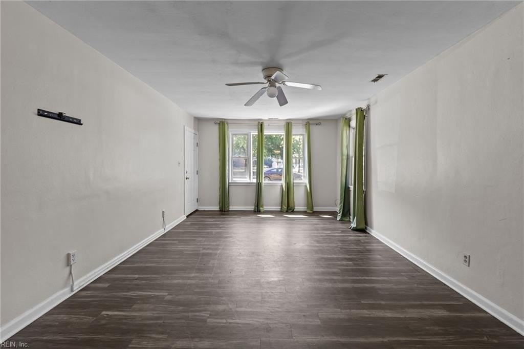 1720 48th St - Photo 5 of 49