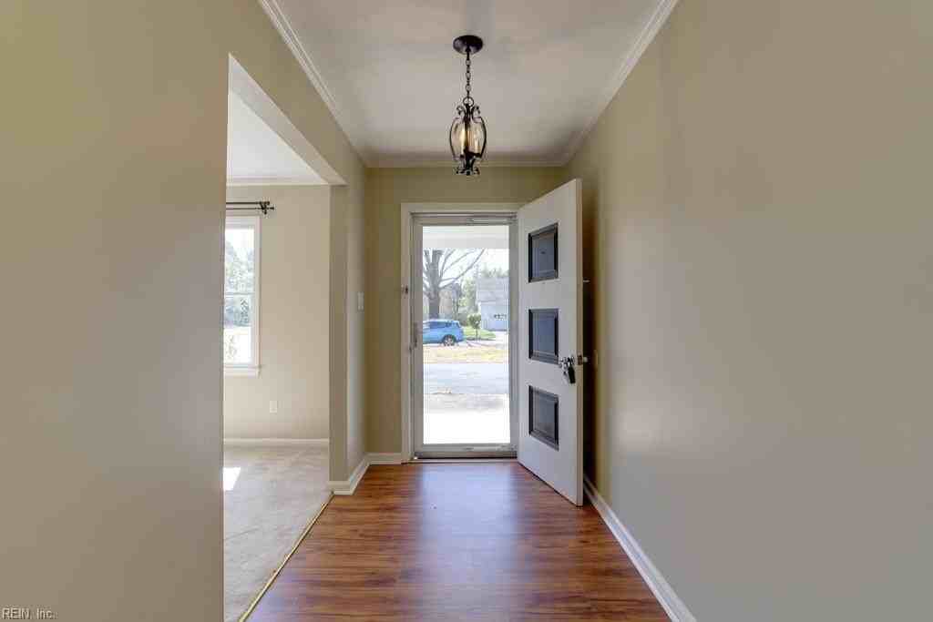 2512 Hood Dr - Photo 6 of 34