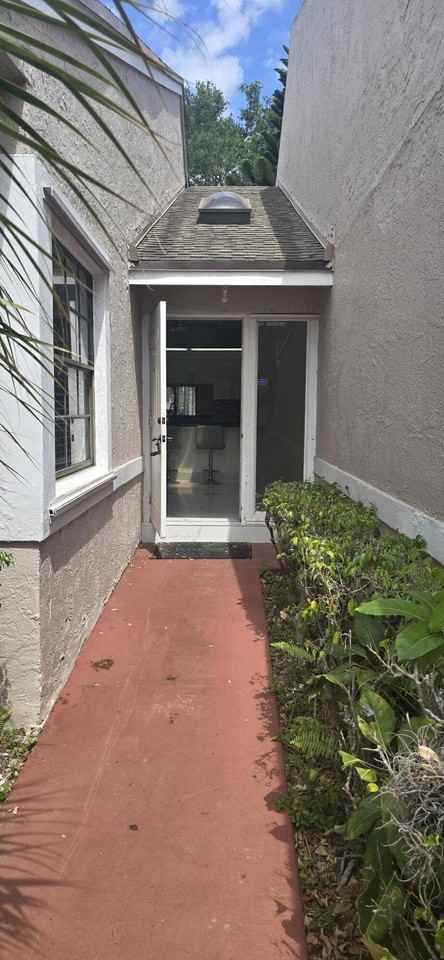 5161 Nw 11th Ln - Photo 2 of 31