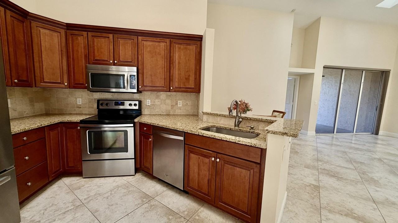 1802 Rosewood Way - Photo 5 of 41