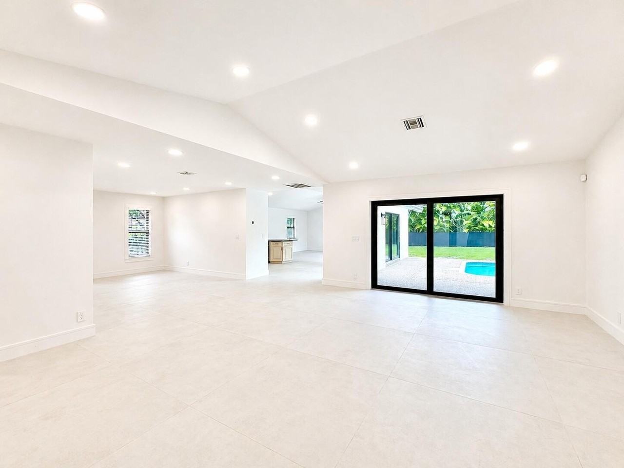 4823 Nw 91st Way - Photo 6 of 40