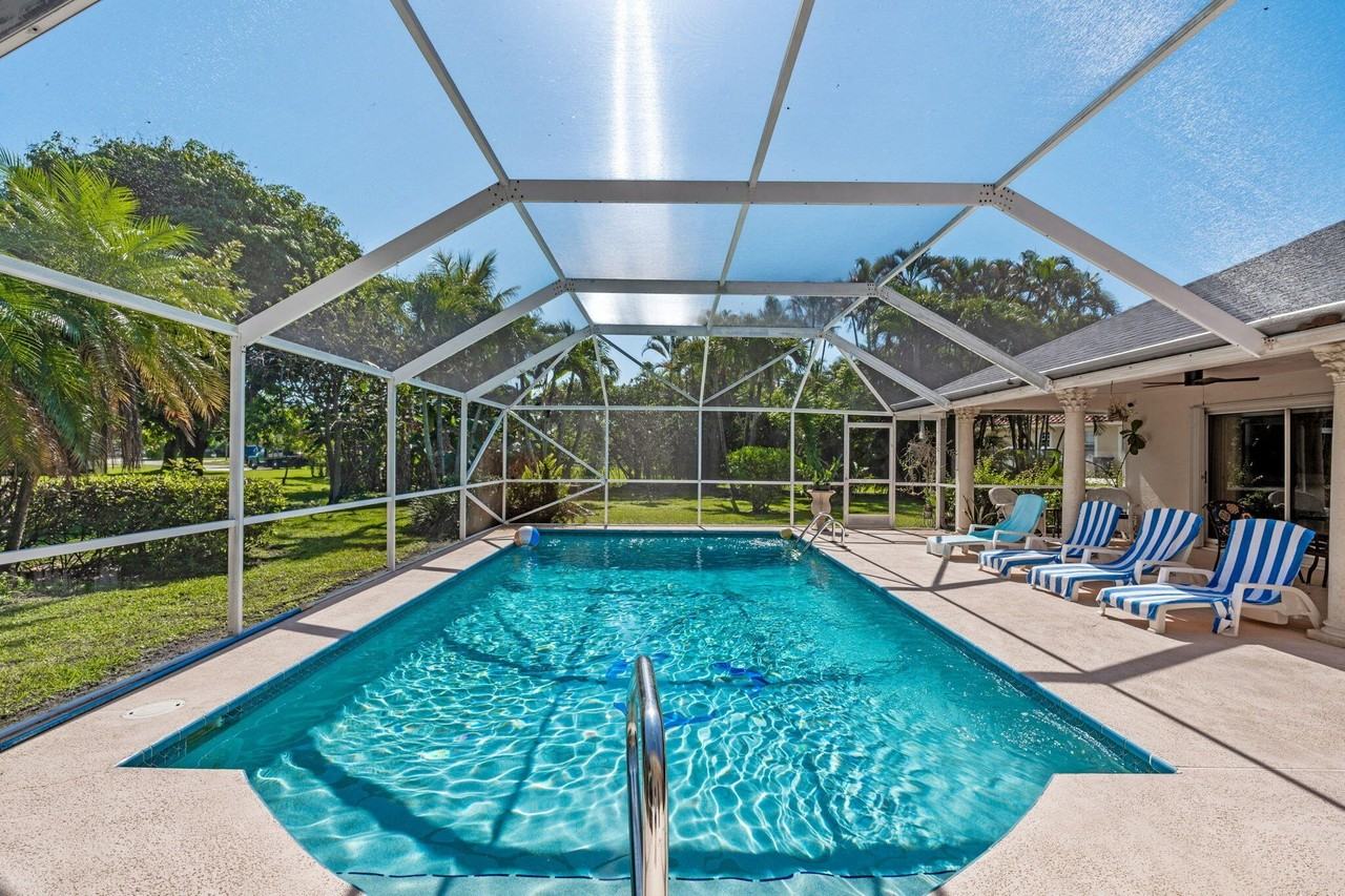 15495 Rolling Meadows Cir
