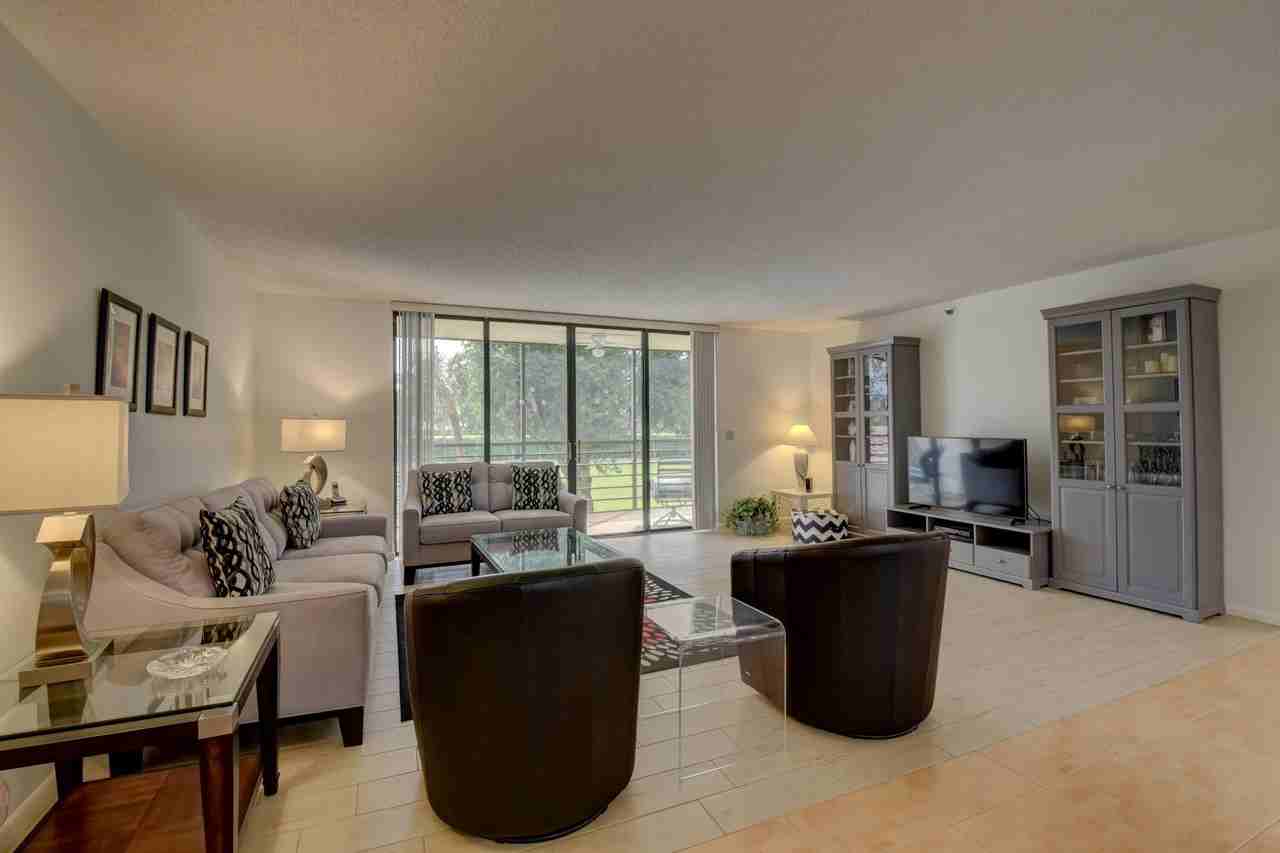 7194 Promenade Dr #202 - Photo 6 of 32
