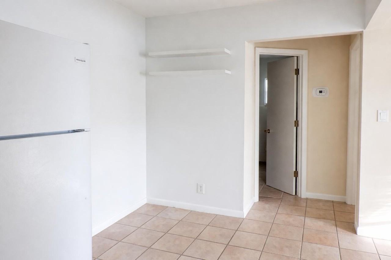 111 Sw 14th Ct #C - Photo 5 of 13