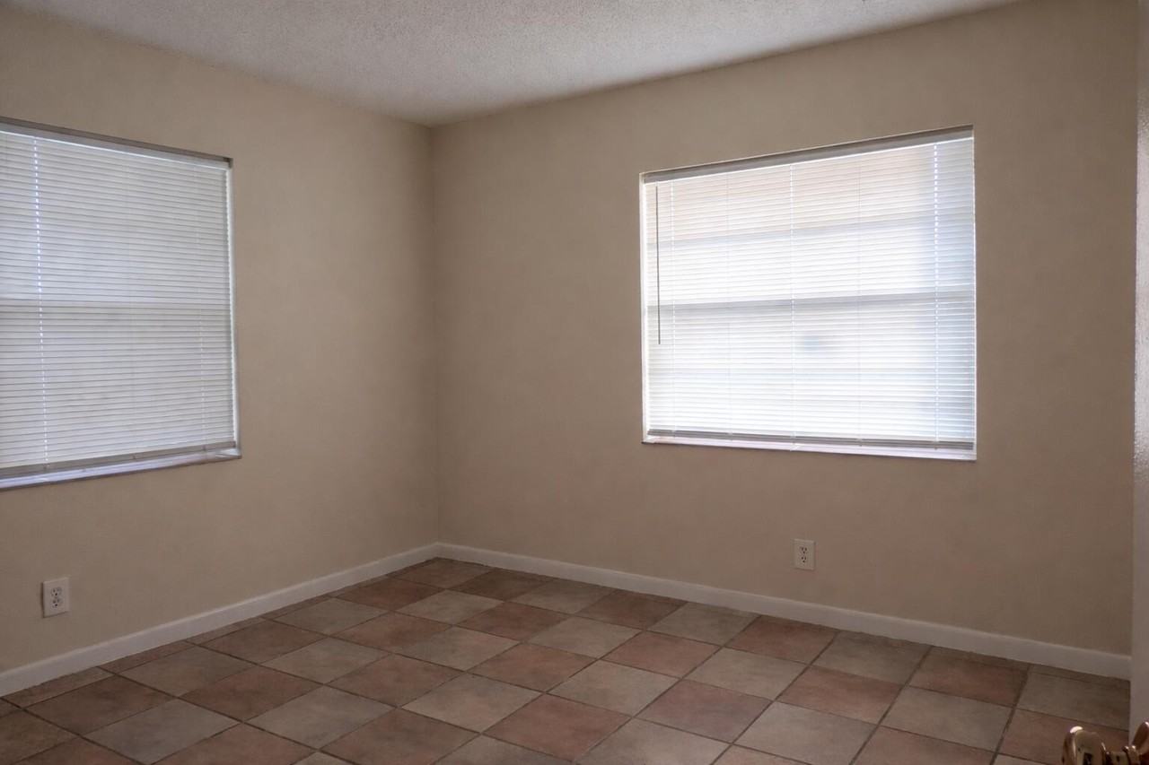 111 Sw 14th Ct #C - Photo 7 of 13