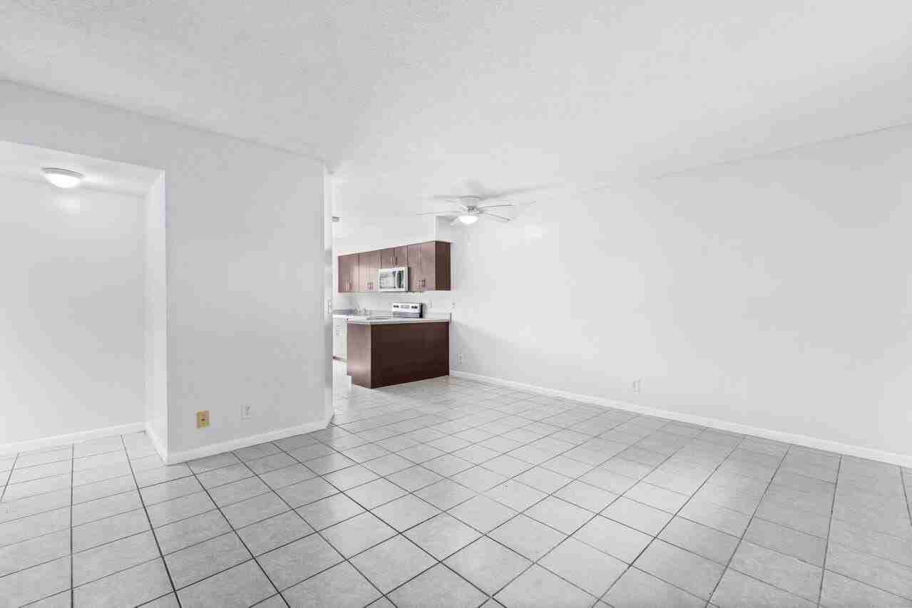 1837 Nw 94th Ave - Photo 3 of 17