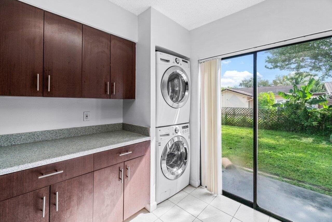 1837 Nw 94th Ave - Photo 7 of 17