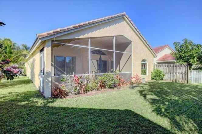 Carriage Brooke Dr - Photo 3 of 21