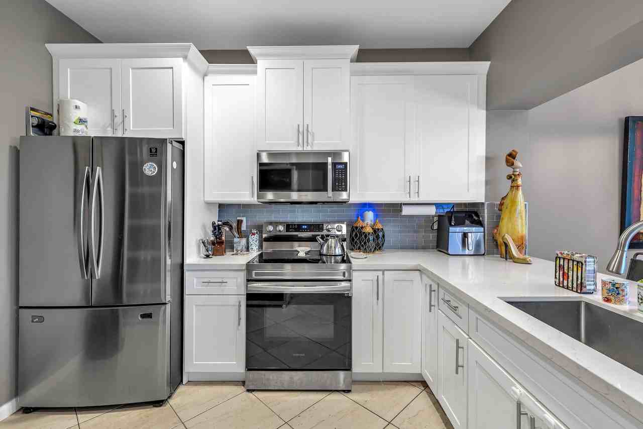 6407 Bella Cir #403 - Photo 3 of 27