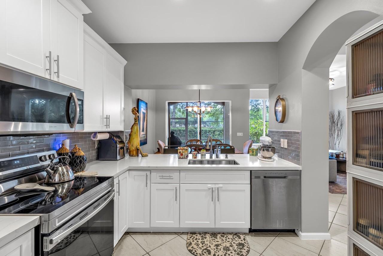 6407 Bella Cir #403 - Photo 4 of 27