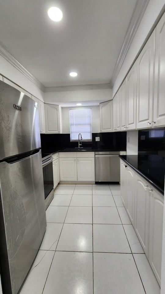 515 10th Ave N #REAR - Photo 3 of 9