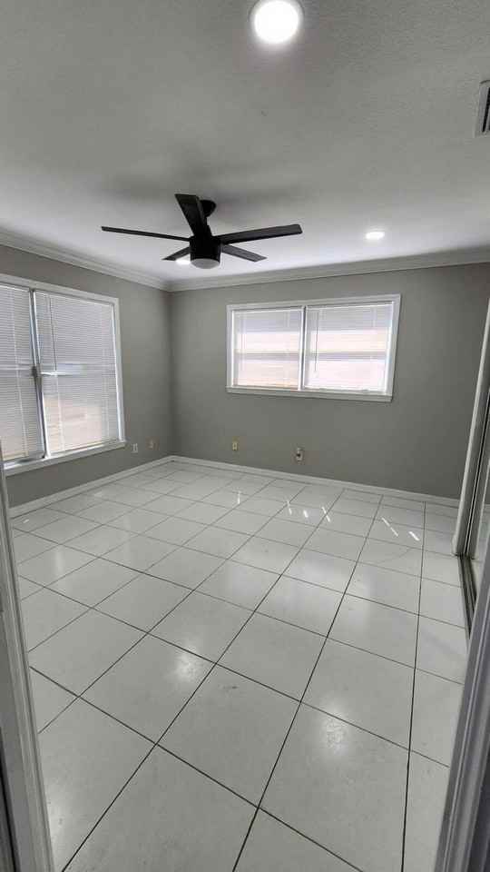 515 10th Ave N #REAR - Photo 5 of 9