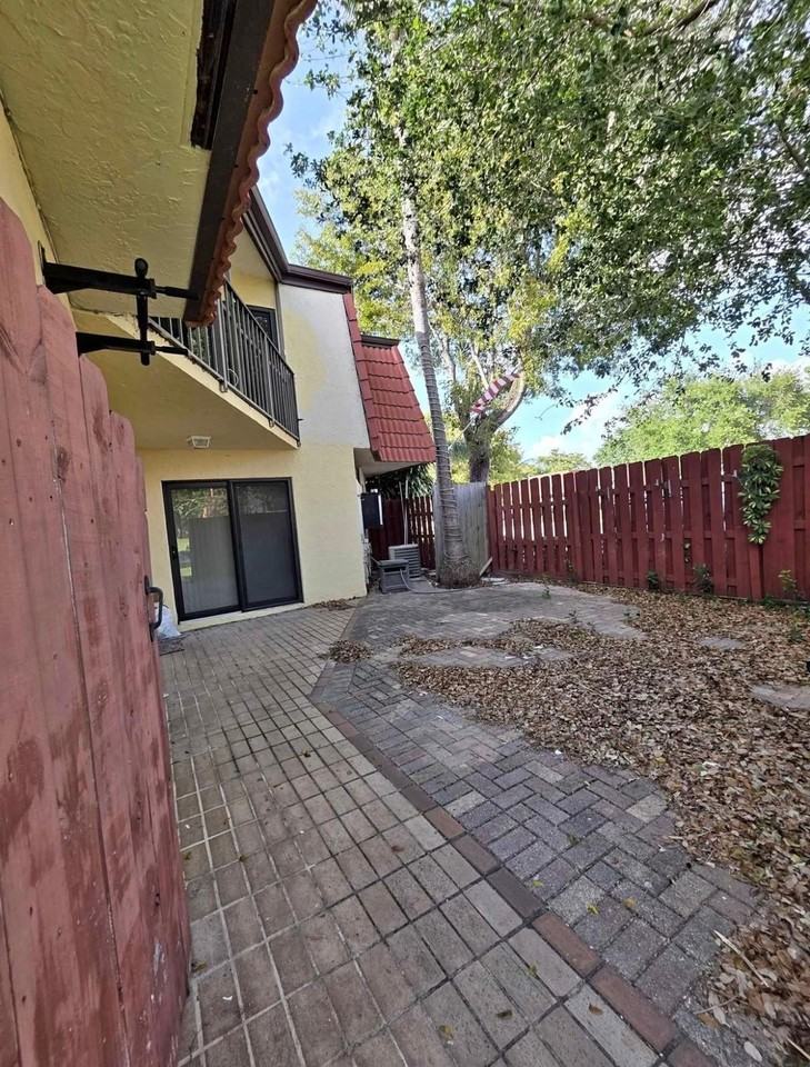 3928 Victoria Dr - Photo 3 of 17
