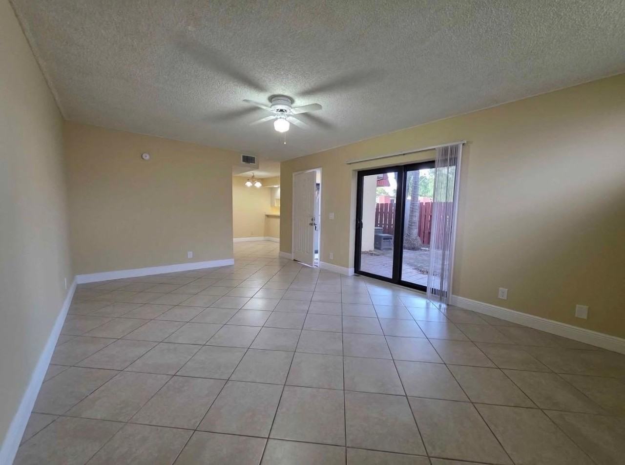 3928 Victoria Dr - Photo 5 of 17