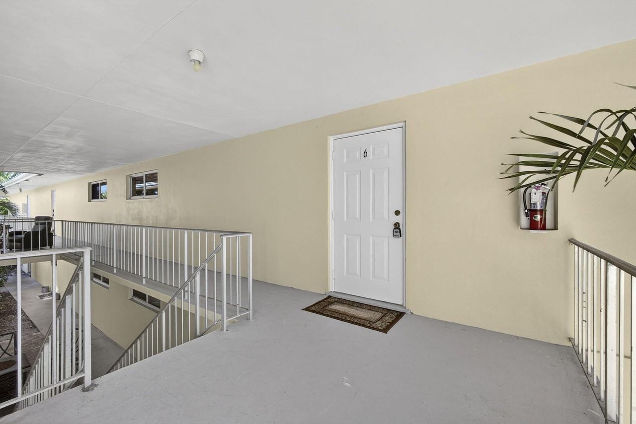 727 Hummingbird Way #6 - Photo 4 of 24