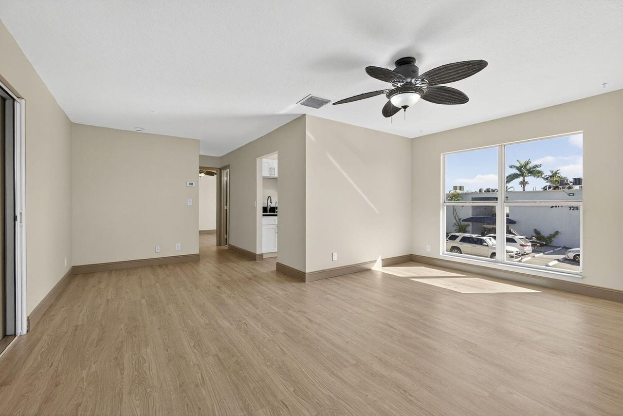 727 Hummingbird Way #6 - Photo 6 of 24