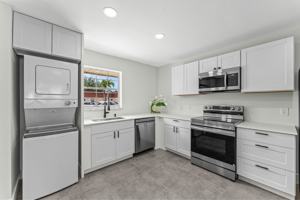 featured image of 711 Laconia Cir #B