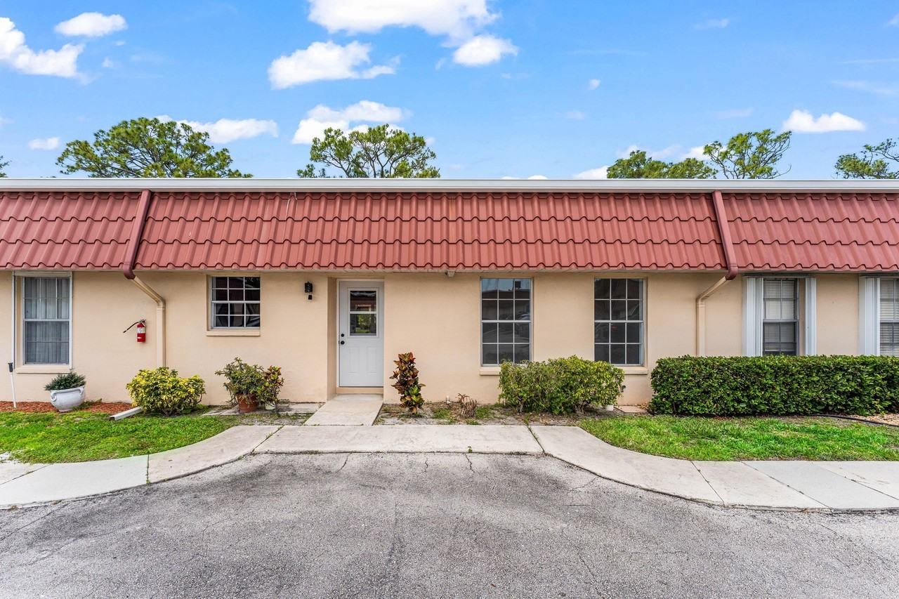 711 Laconia Cir #B - Photo 2 of 24