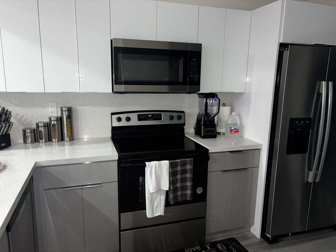 8036 Nw 41st Ct - Photo 3 of 17